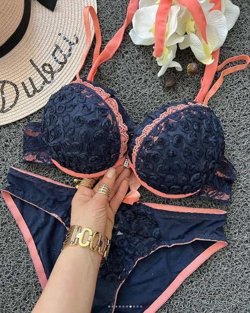 New High-Quality Front Open 2 In 1 Shoulder Straps Wired Push Up Bra And Panty Set