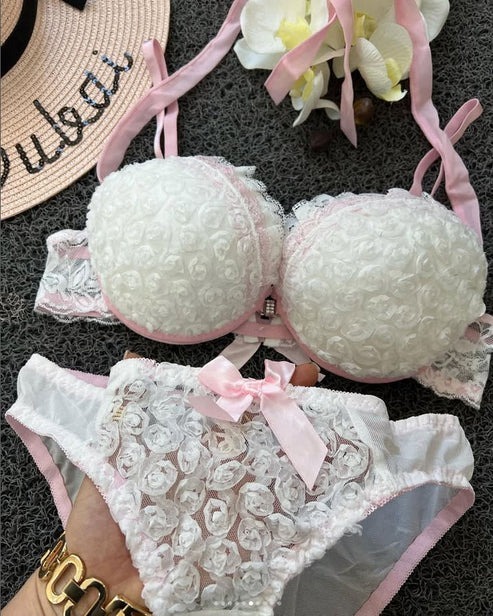 New High-Quality Front Open 2 In 1 Shoulder Straps Wired Push Up Bra And Panty Set - Image 4