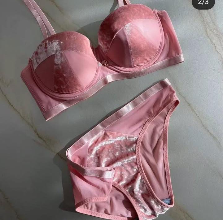 New High-Quality Bra And Panty Set WITH FRONT VELVET FABRIC - Image 2